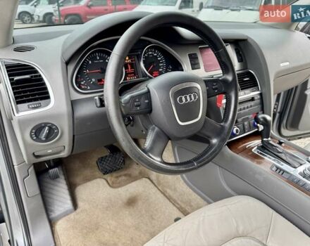 Серый Ауди Ку 7, объемом двигателя 3 л и пробегом 322 тыс. км за 10999 $, фото 25 на Automoto.ua