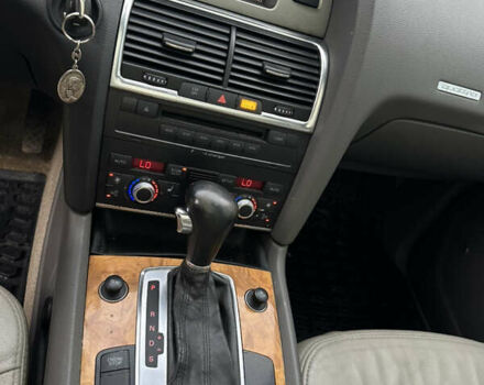 Сірий Ауді Ку 7, об'ємом двигуна 4.21 л та пробігом 254 тис. км за 6850 $, фото 11 на Automoto.ua