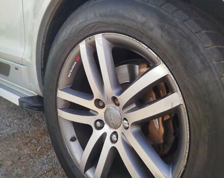 Сірий Ауді Ку 7, об'ємом двигуна 4.2 л та пробігом 220 тис. км за 11500 $, фото 60 на Automoto.ua