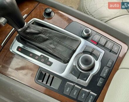 Серый Ауди Ку 7, объемом двигателя 3 л и пробегом 322 тыс. км за 10999 $, фото 41 на Automoto.ua