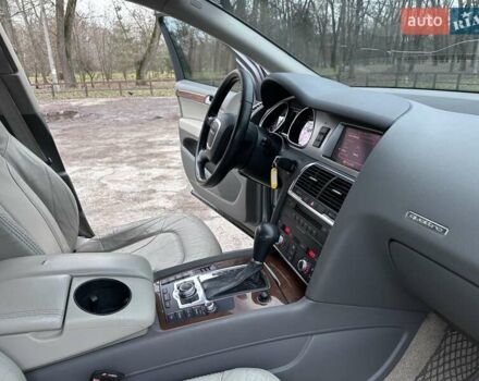 Сірий Ауді Ку 7, об'ємом двигуна 3 л та пробігом 322 тис. км за 10999 $, фото 21 на Automoto.ua