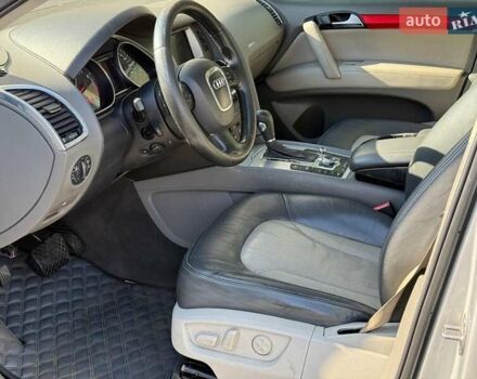 Сірий Ауді Ку 7, об'ємом двигуна 4.2 л та пробігом 211 тис. км за 9390 $, фото 16 на Automoto.ua