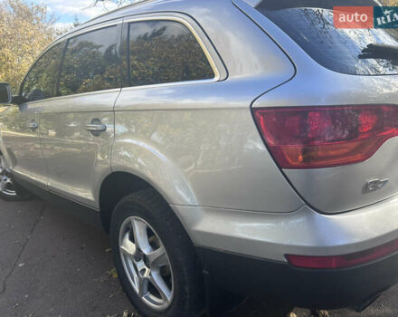 Серый Ауди Ку 7, объемом двигателя 2.97 л и пробегом 227 тыс. км за 12000 $, фото 3 на Automoto.ua