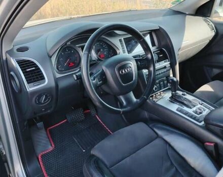 Серый Ауди Ку 7, объемом двигателя 4.13 л и пробегом 300 тыс. км за 14500 $, фото 2 на Automoto.ua