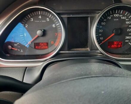 Серый Ауди Ку 7, объемом двигателя 4.16 л и пробегом 229 тыс. км за 8500 $, фото 1 на Automoto.ua