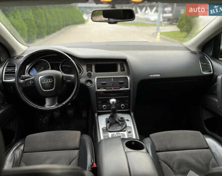 Серый Ауди Ку 7, объемом двигателя 3.6 л и пробегом 150 тыс. км за 9999 $, фото 6 на Automoto.ua