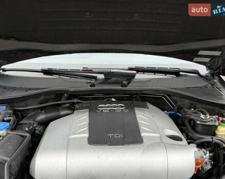 Серый Ауди Ку 7, объемом двигателя 3 л и пробегом 300 тыс. км за 12499 $, фото 49 на Automoto.ua