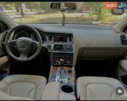 Ауді Ку 7 2007 у Горішні Плавні (Комсомольськ) на Automoto.ua Сірий Ауді Ку 7, об'ємом двигуна 4.16 л та пробігом 226 тис. км за 10900 $, фото 16 на Automoto.ua