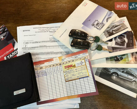 Сірий Ауді Ку 7, об'ємом двигуна 3 л та пробігом 345 тис. км за 14700 $, фото 23 на Automoto.ua