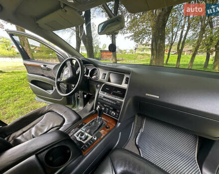 Сірий Ауді Ку 7, об'ємом двигуна 3 л та пробігом 259 тис. км за 14500 $, фото 2 на Automoto.ua
