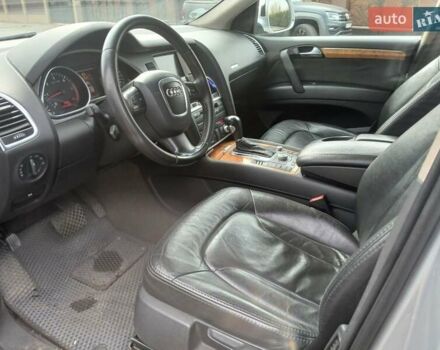Серый Ауди Ку 7, объемом двигателя 3 л и пробегом 292 тыс. км за 11500 $, фото 3 на Automoto.ua