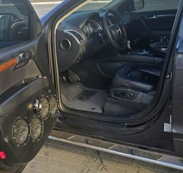 Серый Ауди Ку 7, объемом двигателя 3.6 л и пробегом 190 тыс. км за 18000 $, фото 9 на Automoto.ua