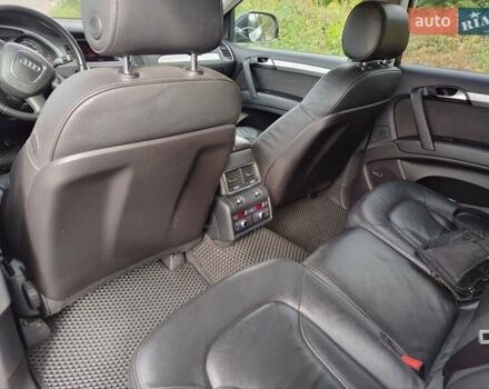 Серый Ауди Ку 7, объемом двигателя 3.6 л и пробегом 300 тыс. км за 12000 $, фото 1 на Automoto.ua