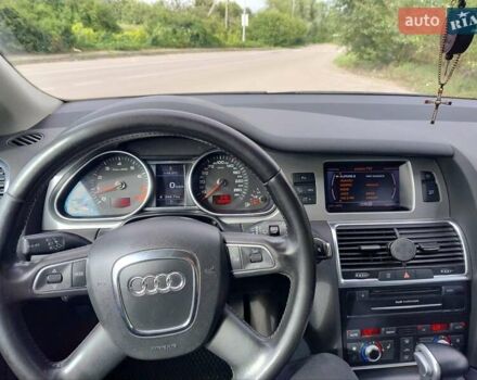 Серый Ауди Ку 7, объемом двигателя 3.6 л и пробегом 300 тыс. км за 12000 $, фото 2 на Automoto.ua