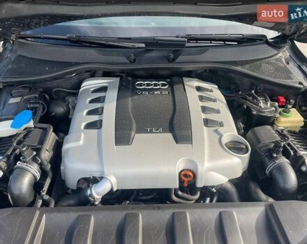 Серый Ауди Ку 7, объемом двигателя 4.13 л и пробегом 308 тыс. км за 21500 $, фото 6 на Automoto.ua