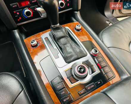 Сірий Ауді Ку 7, об'ємом двигуна 3 л та пробігом 210 тис. км за 14600 $, фото 1 на Automoto.ua