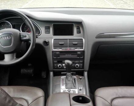 Серый Ауди Ку 7, объемом двигателя 3 л и пробегом 211 тыс. км за 21633 $, фото 2 на Automoto.ua