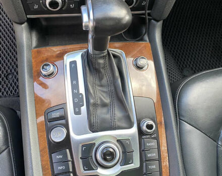 Серый Ауди Ку 7, объемом двигателя 2.97 л и пробегом 233 тыс. км за 16200 $, фото 63 на Automoto.ua