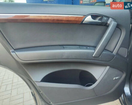 Серый Ауди Ку 7, объемом двигателя 3 л и пробегом 304 тыс. км за 12500 $, фото 4 на Automoto.ua