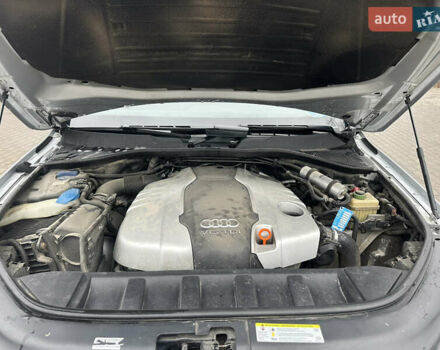 Серый Ауди Ку 7, объемом двигателя 3 л и пробегом 274 тыс. км за 14999 $, фото 50 на Automoto.ua