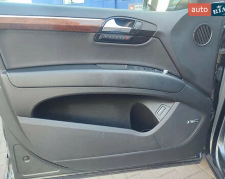 Серый Ауди Ку 7, объемом двигателя 3 л и пробегом 304 тыс. км за 12500 $, фото 18 на Automoto.ua