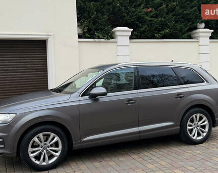 Серый Ауди Ку 7, объемом двигателя 3 л и пробегом 250 тыс. км за 25900 $, фото 4 на Automoto.ua