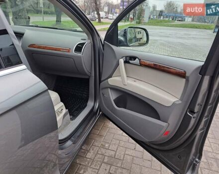Сірий Ауді Ку 7, об'ємом двигуна 3 л та пробігом 262 тис. км за 23400 $, фото 5 на Automoto.ua