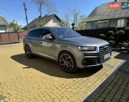 Серый Ауди Ку 7, объемом двигателя 2.97 л и пробегом 240 тыс. км за 37700 $, фото 2 на Automoto.ua