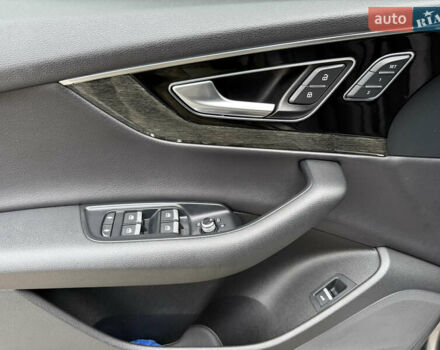 Сірий Ауді Ку 7, об'ємом двигуна 3 л та пробігом 242 тис. км за 19999 $, фото 54 на Automoto.ua