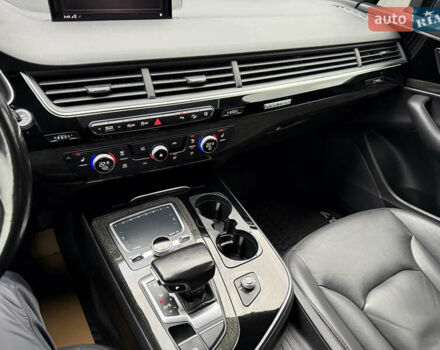 Сірий Ауді Ку 7, об'ємом двигуна 3 л та пробігом 242 тис. км за 19999 $, фото 96 на Automoto.ua