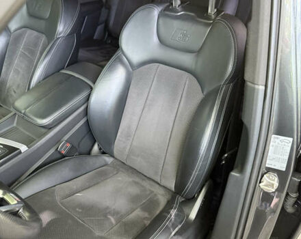 Серый Ауди Ку 7, объемом двигателя 2.97 л и пробегом 214 тыс. км за 40000 $, фото 3 на Automoto.ua