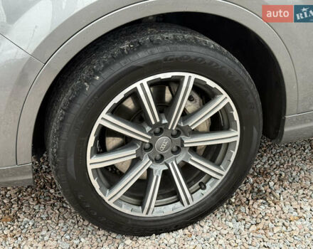 Серый Ауди Ку 7, объемом двигателя 3 л и пробегом 186 тыс. км за 22400 $, фото 4 на Automoto.ua