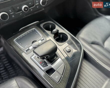 Сірий Ауді Ку 7, об'ємом двигуна 3 л та пробігом 181 тис. км за 23800 $, фото 26 на Automoto.ua