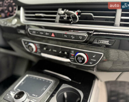 Сірий Ауді Ку 7, об'ємом двигуна 3 л та пробігом 128 тис. км за 32000 $, фото 25 на Automoto.ua