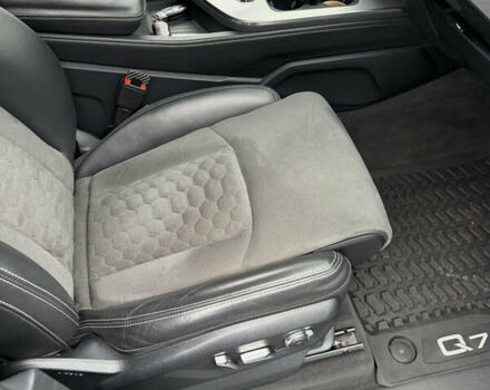 Серый Ауди Ку 7, объемом двигателя 2.97 л и пробегом 260 тыс. км за 35000 $, фото 13 на Automoto.ua