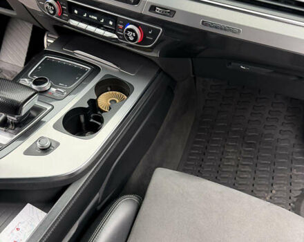 Серый Ауди Ку 7, объемом двигателя 2.97 л и пробегом 260 тыс. км за 35000 $, фото 9 на Automoto.ua