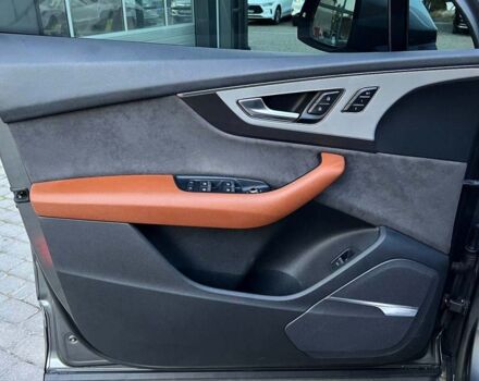 Серый Ауди Ку 7, объемом двигателя 3 л и пробегом 253 тыс. км за 40000 $, фото 6 на Automoto.ua