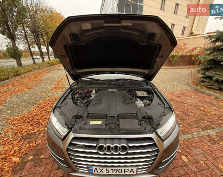 Серый Ауди Ку 7, объемом двигателя 3 л и пробегом 224 тыс. км за 23900 $, фото 49 на Automoto.ua