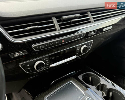 Серый Ауди Ку 7, объемом двигателя 3 л и пробегом 123 тыс. км за 33800 $, фото 23 на Automoto.ua