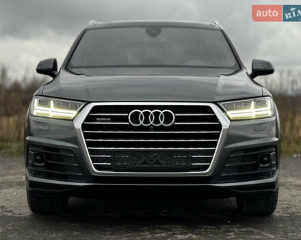 Серый Ауди Ку 7, объемом двигателя 2.97 л и пробегом 207 тыс. км за 42000 $, фото 1 на Automoto.ua