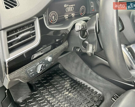 Сірий Ауді Ку 7, об'ємом двигуна 3 л та пробігом 137 тис. км за 35000 $, фото 59 на Automoto.ua