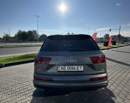 Ауді Ку 7 2017 у Дніпро (Дніпропетровську) на Automoto.ua Сірий Ауді Ку 7, об'ємом двигуна 2.97 л та пробігом 349 тис. км за 34000 $, фото 4 на Automoto.ua