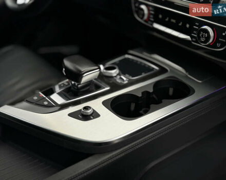 Серый Ауди Ку 7, объемом двигателя 2.97 л и пробегом 207 тыс. км за 42000 $, фото 63 на Automoto.ua