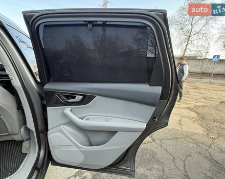 Сірий Ауді Ку 7, об'ємом двигуна 3 л та пробігом 206 тис. км за 26500 $, фото 22 на Automoto.ua