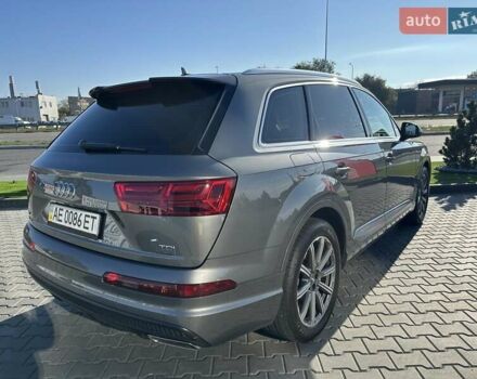 Ауді Ку 7 2017 у Дніпро (Дніпропетровську) на Automoto.ua Сірий Ауді Ку 7, об'ємом двигуна 2.97 л та пробігом 349 тис. км за 34000 $, фото 5 на Automoto.ua