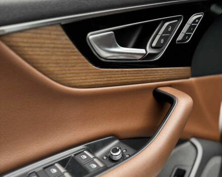 Серый Ауди Ку 7, объемом двигателя 2 л и пробегом 212 тыс. км за 29000 $, фото 16 на Automoto.ua