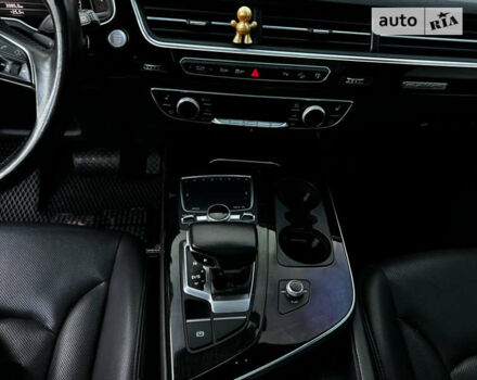 Серый Ауди Ку 7, объемом двигателя 3 л и пробегом 164 тыс. км за 25500 $, фото 16 на Automoto.ua