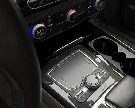 Серый Ауди Ку 7, объемом двигателя 1.98 л и пробегом 144 тыс. км за 24999 $, фото 13 на Automoto.ua