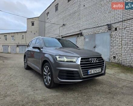 Серый Ауди Ку 7, объемом двигателя 3 л и пробегом 122 тыс. км за 35000 $, фото 2 на Automoto.ua