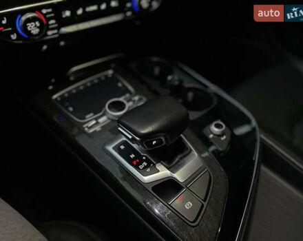 Сірий Ауді Ку 7, об'ємом двигуна 3 л та пробігом 138 тис. км за 28000 $, фото 34 на Automoto.ua